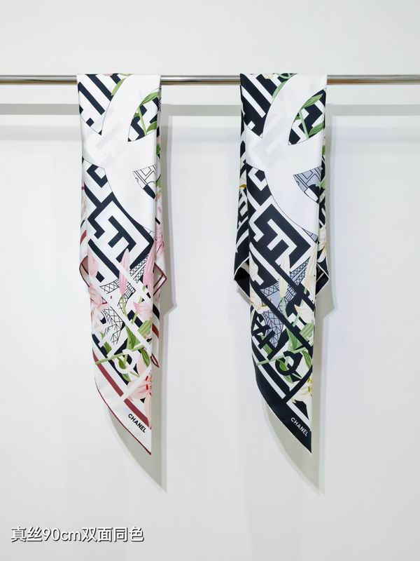 Chanel silk scarf 90X90cm E032210